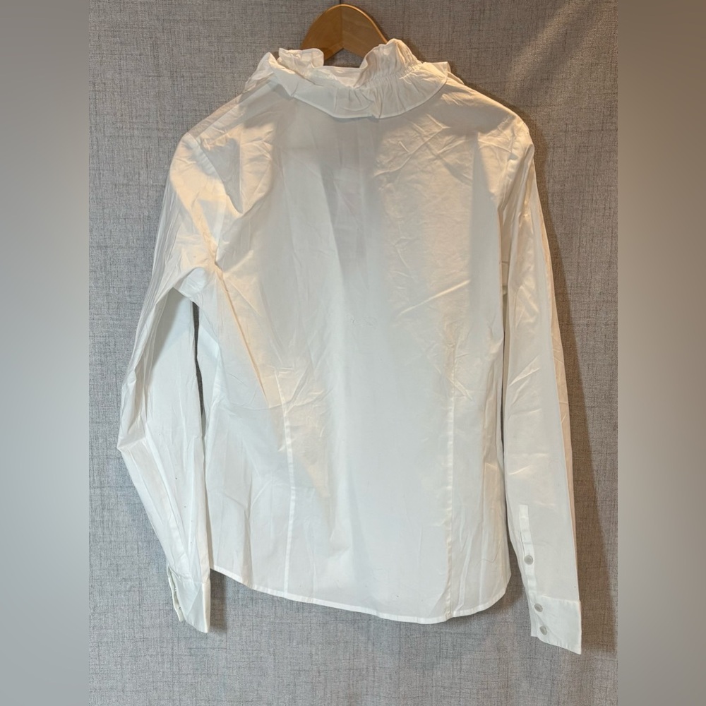 VINEYARD VINES “Victoria Ruffle” collar white shirt w/pearl buttons NWT. Size 12 - Picture 3 of 5